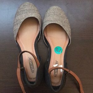 Flats with small heel